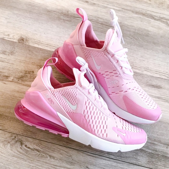 Nike Shoes - Nike air max 270